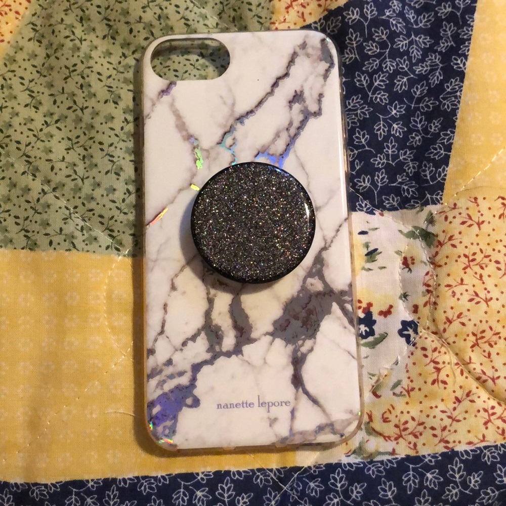 iPhone 8 phone case (with popsocket)